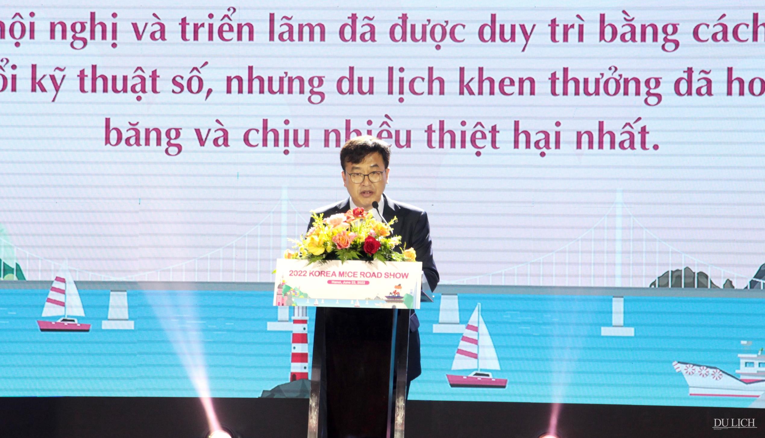 Vụ trưởng Vụ du lịch MICE KTO Kwon Jong Sool phát biểu tại Hội thảo